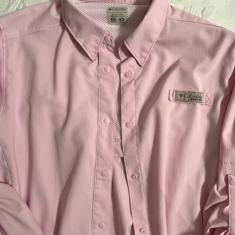 Columbia ladies pink long sleeve button down blouse
